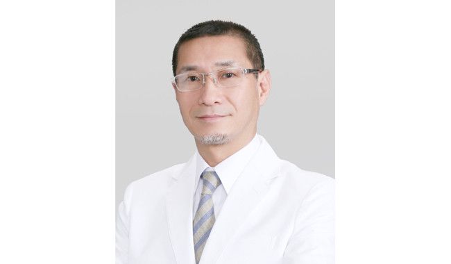 江坂院 院長 小野 眞 Makoto Ono